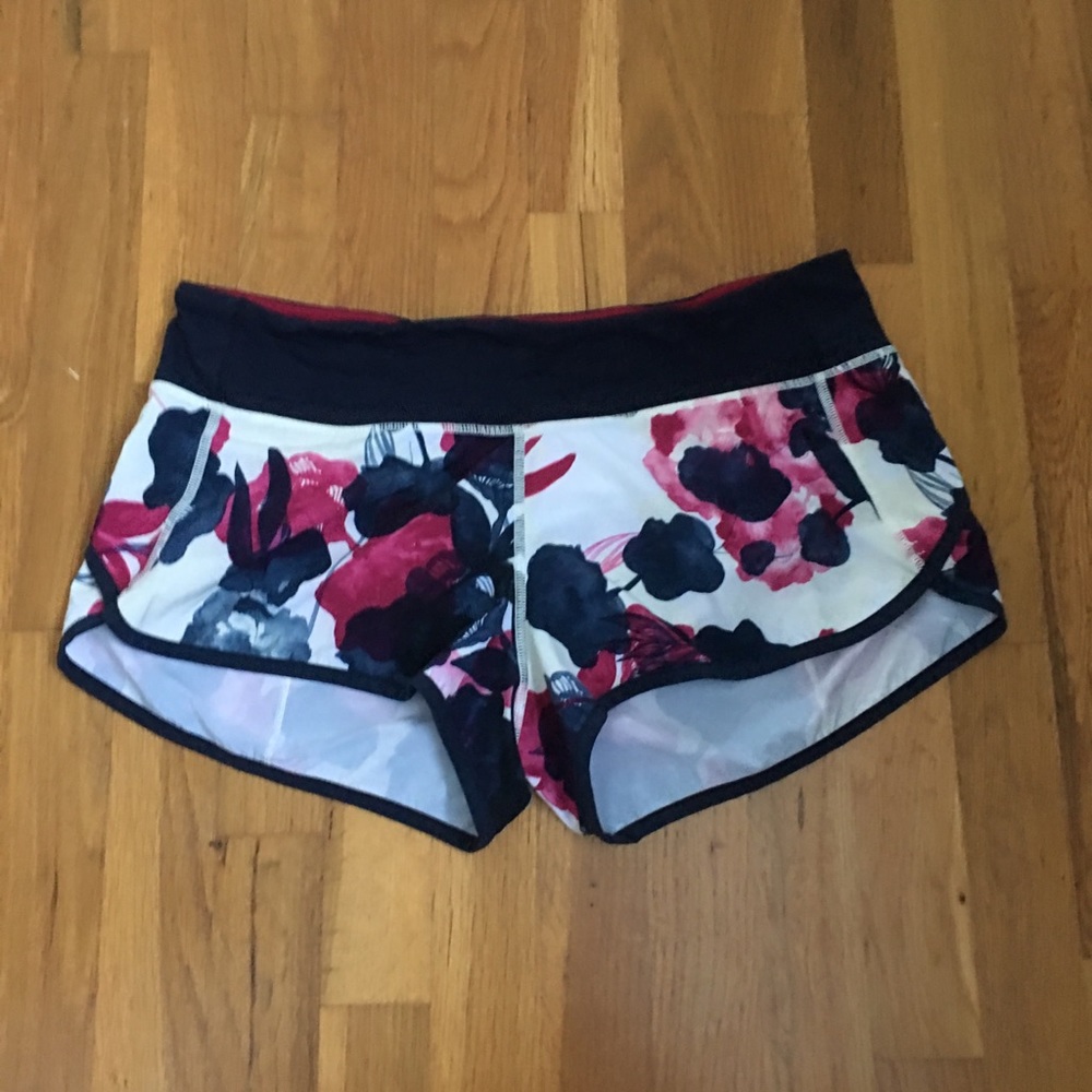 Lululemon shorts 8
